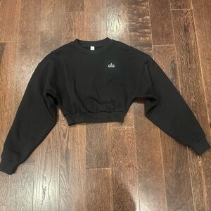 ALO Yoga women’s Classic Black Crewneck Sweater